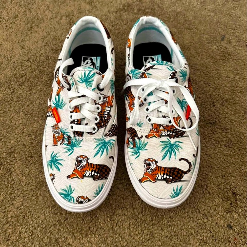 Brand new Vans shoes